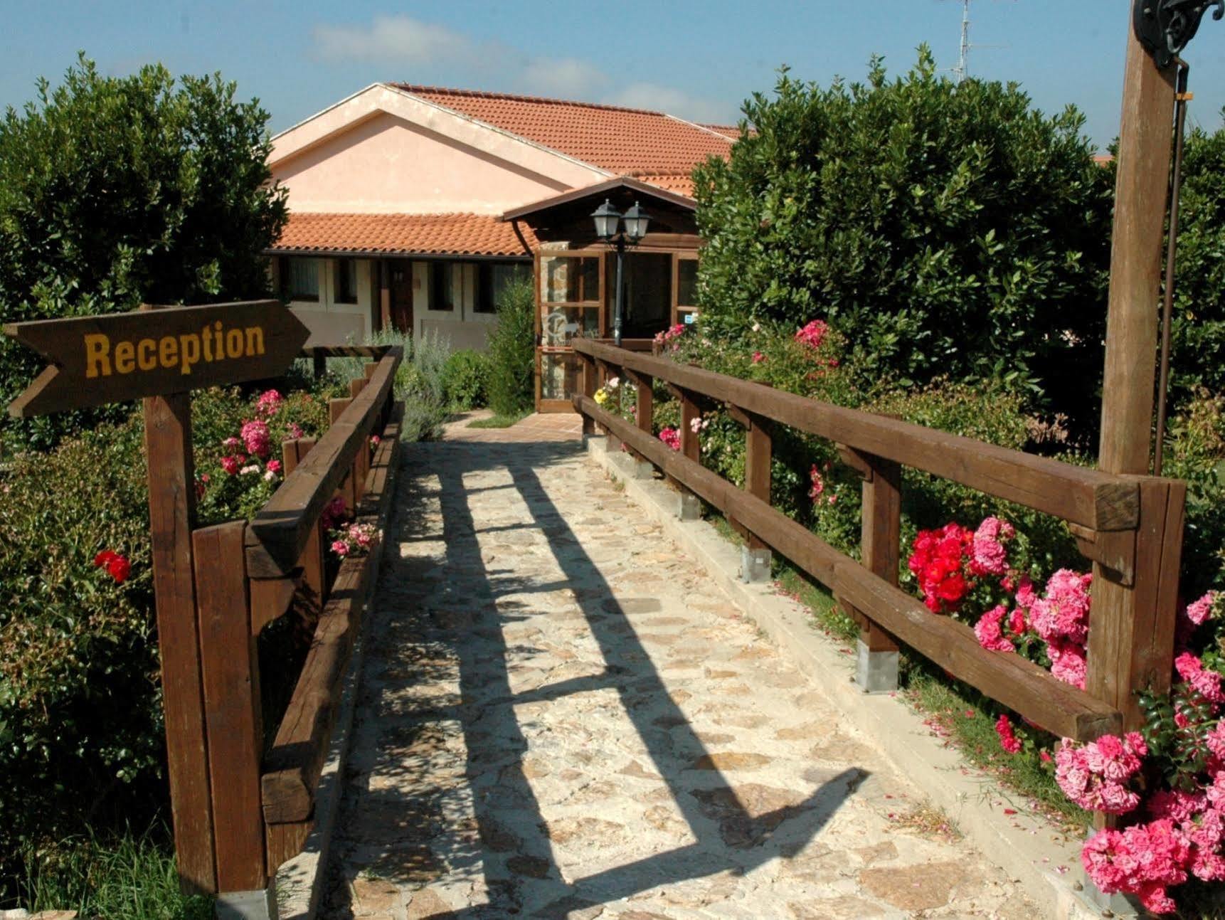 Hotel Tenuta Dell'Argento Resort Civitavecchia Ngoại thất bức ảnh